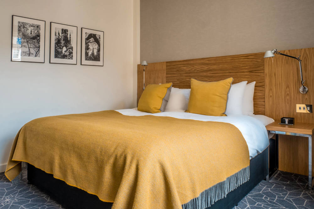 City Room king-size bed at Apex Waterloo Place Hotel