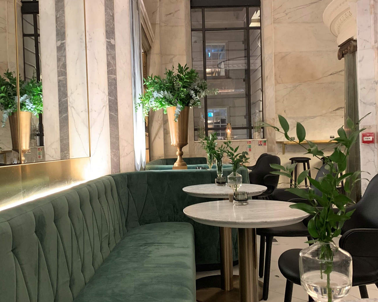 Inside Lazy Ballerinas at Apex Temple Court Hotel