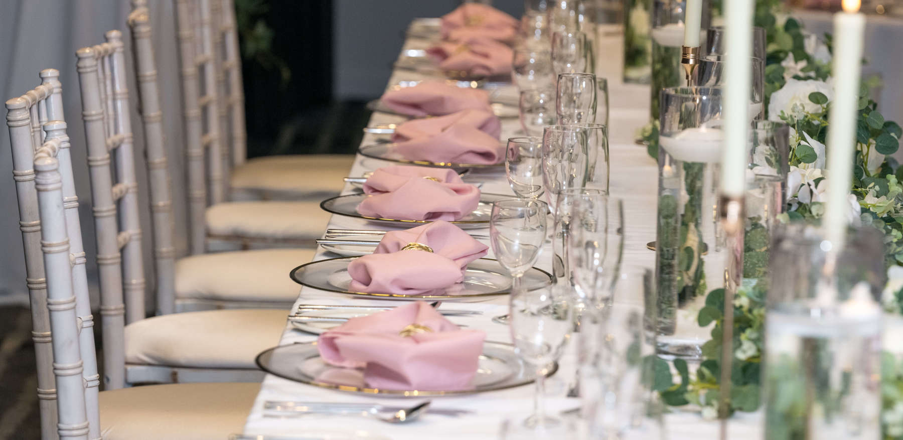 Wedding Table Arrangements With Flowers and Candles