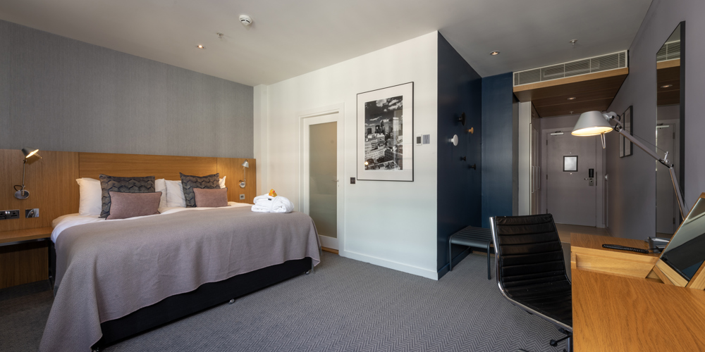Superior Room at Apex City of London Hotel