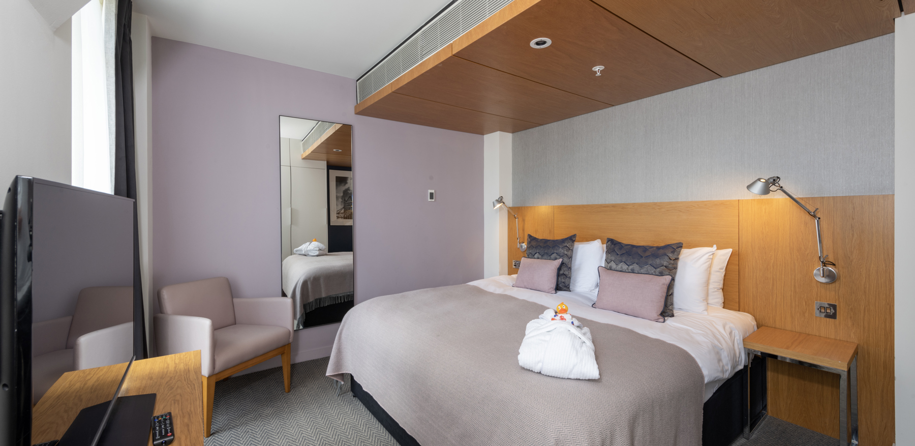 Junior Suite at Apex City of London Hotel