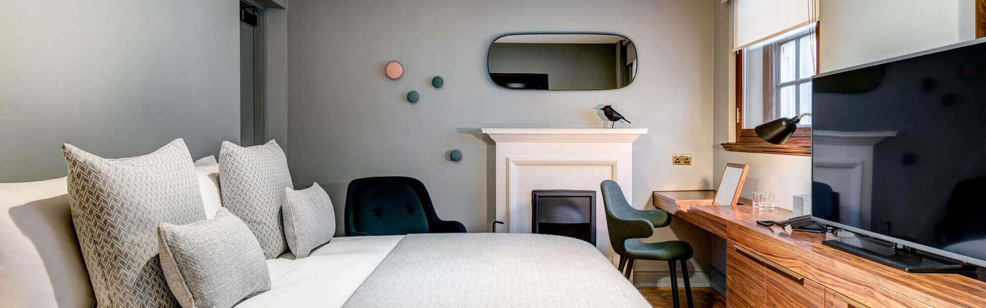 Temple Suite bedroom at Apex Temple Court Hotel