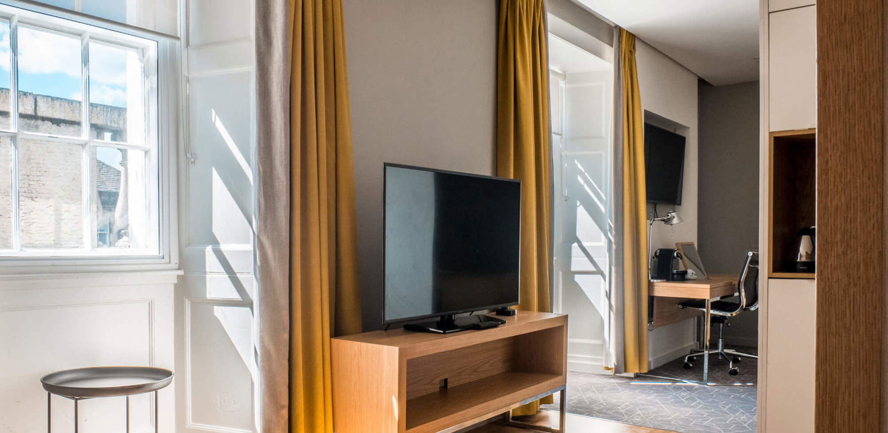 Master Suite with TV at Apex Waterloo Place Hotel