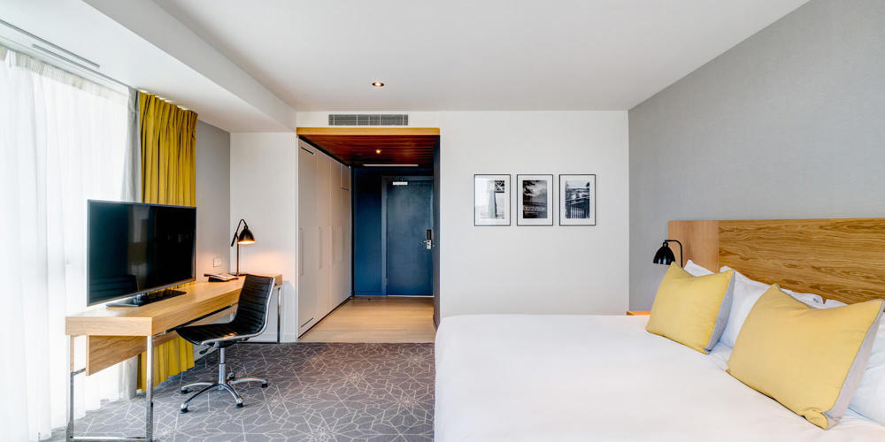 Quay View Superior Room at Apex City Quay Hotel & Spa